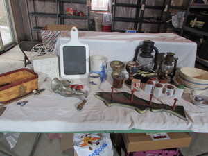 lot 161 image: ASSORTED DECOR LOT