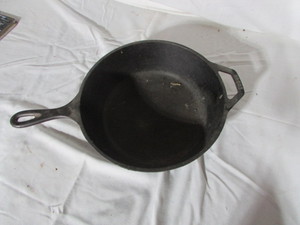 lot 169 image: CAST IRON 10