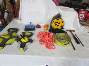 lot 176 image: ASSORTED GARAGE ITEMS