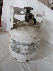 lot 181 image: PROPANE CYLINDER