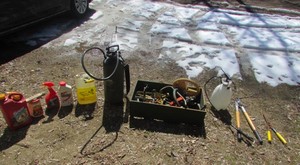 lot 204 image: LAWN ITEMS