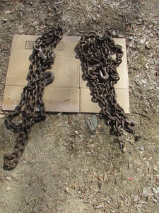 lot 237 image: LOG CHAINS LOT