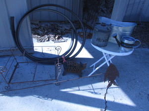 lot 258 image: OUTDOOR DECOR