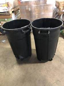 lot 7 image: Lot of HDX 32 Gal. Black Outdoor Vented Trash Can with Wheels, Domed Lid, Rounded Handles, and Reinforced Foothold Customer Returns See Pictrues