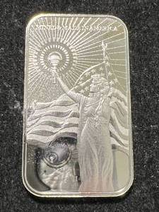 lot 82 image: 1 TROY OZ .999 FINE SILVER AMERICAN RESERVE BAR