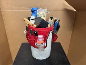 lot 60 image: Painting Tools Bucket