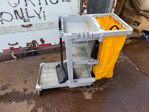 lot 3 image: Uline Janitorial Cart