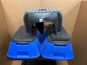 lot 30 image: Three Safety Steps
