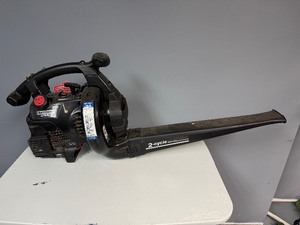 lot 44 image: Craftsman Leaf Blower