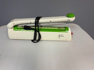 lot 43 image: Heat Sealing Machine