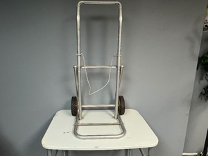 lot 36 image: Lightweight Aluminum Dolly