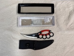 lot 141 image: Fantasy Master Collectible Knife. New in Box.