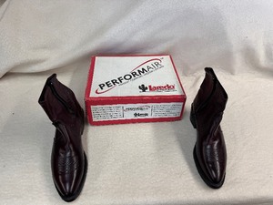 lot 133 image: Beautiful Pair of Loredo Mens 11.5 D PERFORMAIR Ankle Boots, appear unworn to very gently worn