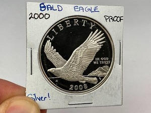 lot 7 image: 2000 Bald Eagle Proof Commemorative Silver Dollar