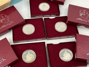 lot 13 image: 5x 1982 Silver Washington Commemorative Proof Half Dollars in Original Shipping Packaging