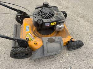 lot 19 image: Poulan Pro 21 Push Mower
