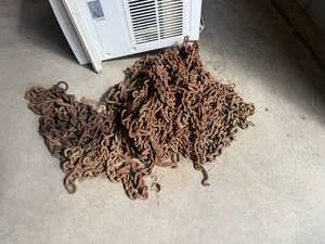 lot 20 image: Tire Chains