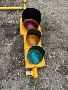 lot 8 image: Traffic Signal Light 15 x 35