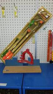 lot 47 image: Hempe Miter and Grip Pry Bar Set.
