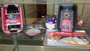lot 121 image: Bakers Secret Bakeware (5).