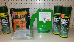 lot 268 image: Tree Food, Bug Killer, Scatter Box.