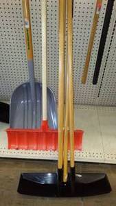 lot 287 image: Roof Rake and Shovel (2).