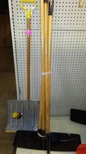 lot 288 image: Roof Rake and Aluminum Shovel.