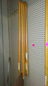 lot 298 image: Shovel handle replacements (4).
