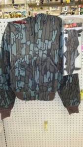 lot 236 image: Camo Zip-up Hoodie (M), Arm Guard, Multi-tool.