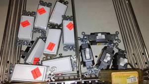 lot 386 image: Single Switch (4) and Paddle switches (8), White.