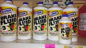 lot 428 image: Gunk Heavy Duty brake Fluid, 32 oz. (5), 12 oz.
