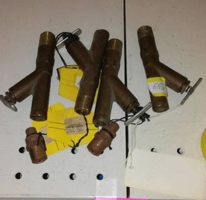 lot 439 image: ACHeater Valves (4).