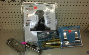 lot 485 image: Lavatory Faucet, Paper Holder and Tub Spouts (3).