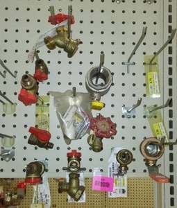 lot 526 image: Brass Valve Variety (13).