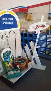 lot 693 image: Summer Garden, Boat and Camper Hose, Planters