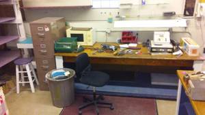 lot 686 image: Desk and Contents.