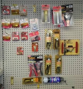 lot 729 image: Automotive Accessory Maintenance.