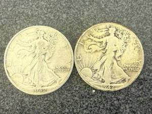 lot 24 image: 1942 Walking Liberty Half Dollars - 2