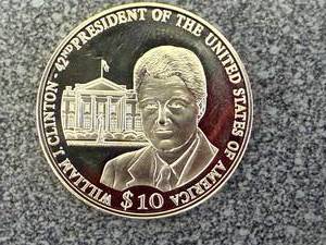 lot 48 image: 2002 Republic of Liberia $10 Clinton Coin