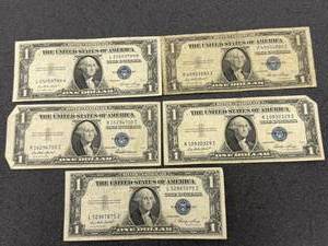 lot 76 image: 5 US Mint $1 Silver Certificates