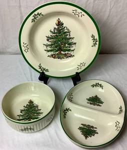 lot 84 image: Vintage Spode Christmas Tree Imperial Cookware Stone China Souffle Dish, Large 11.5 Rimmed Serving Bowl and 11.5 Oval Divided Dish
