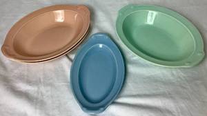 lot 116 image: Vintage Lu-Ray Pastels 10.5 Oval Ceramic Serving Dishes (2 Pink, 1 Green) and 9.5 Blue Oval Pickle Dish