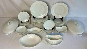 lot 95 image: Royal Austria China Set (circa 1899)