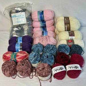 lot 123 image: Collection of Yarn #2