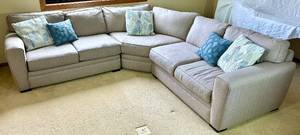 lot 40 image: Artemis 3 Piece Sectional Couch with Pier 1 Pillows