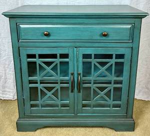 lot 64 image: Chilton Cabinet - 1 drawer and double doors