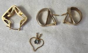 lot 3 image: Collection of 14K Gold Earrings and Pendant with Stone