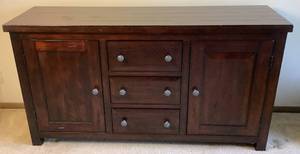 lot 20 image: Tuscany Dining Server - 3 Drawer plus 2 side doors