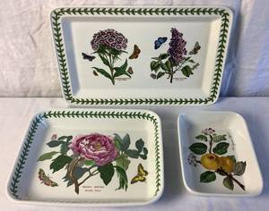 lot 49 image: Portmeirion Pomona Lasagna Baker, Botantic Garden Peony Motif Lasagna Dish and Botanic Garden Rectangular Tray