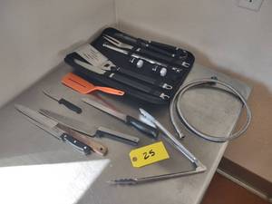 lot 25 image: Utensils...